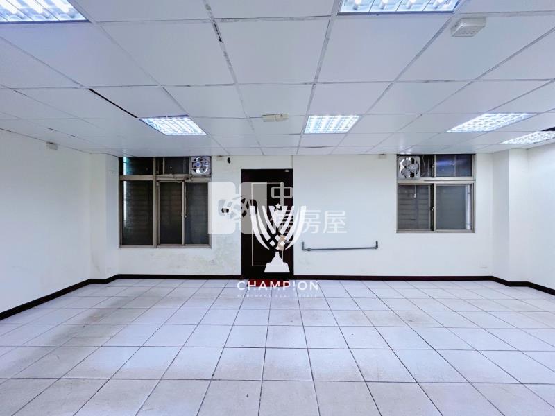 【冠軍】全民一家一樓店住房屋室內格局與周邊環境