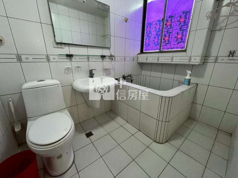 中山醫大坪數高樓層四房平車房屋室內格局與周邊環境