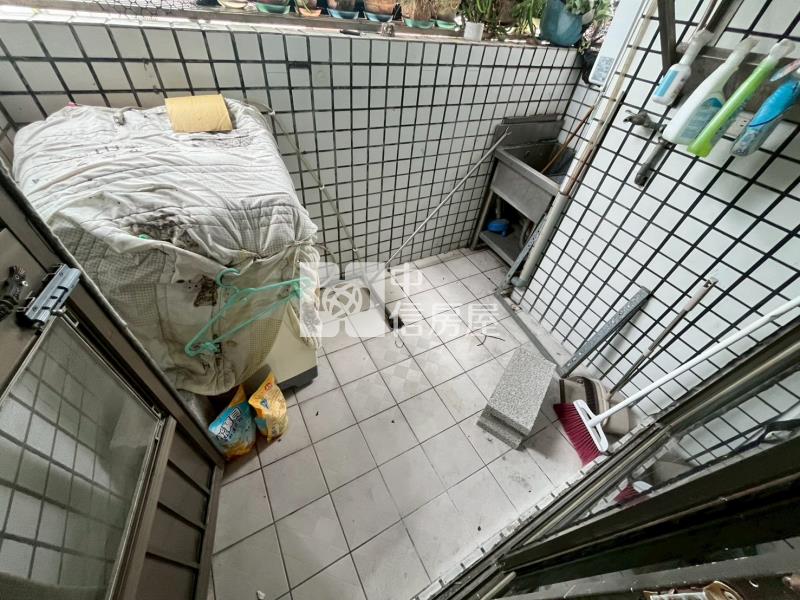 中山醫大坪數高樓層四房平車房屋室內格局與周邊環境