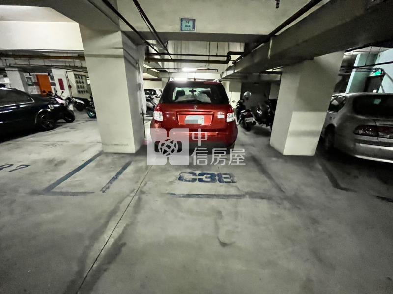 中山醫大坪數高樓層四房平車房屋室內格局與周邊環境