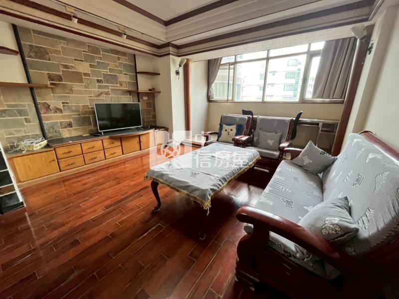 中山醫大坪數高樓層四房平車房屋室內格局與周邊環境