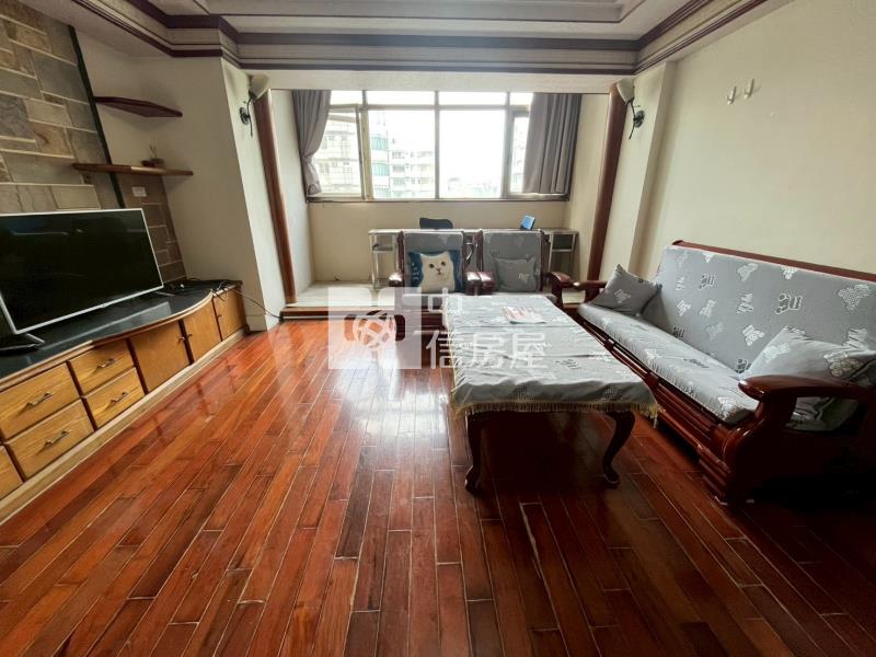 中山醫大坪數高樓層四房平車房屋室內格局與周邊環境