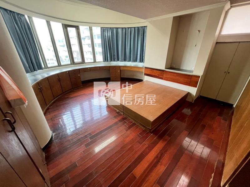 中山醫大坪數高樓層四房平車房屋室內格局與周邊環境