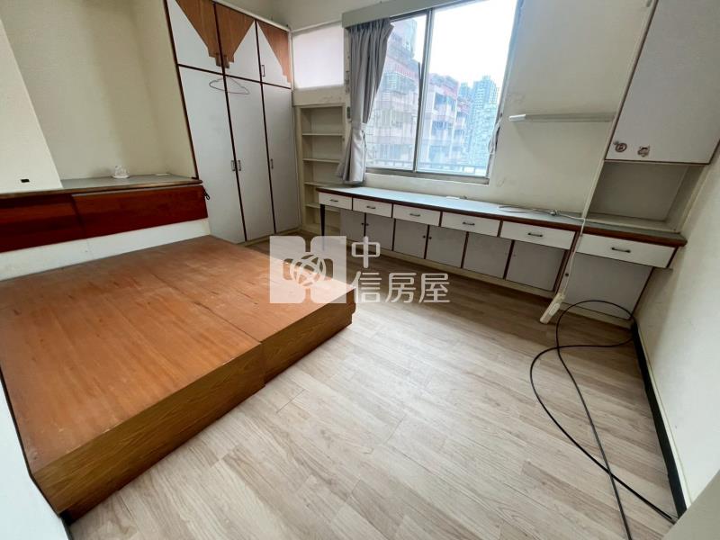 中山醫大坪數高樓層四房平車房屋室內格局與周邊環境