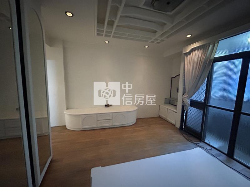 花園夜市需整修大空間賺錢店面房屋室內格局與周邊環境