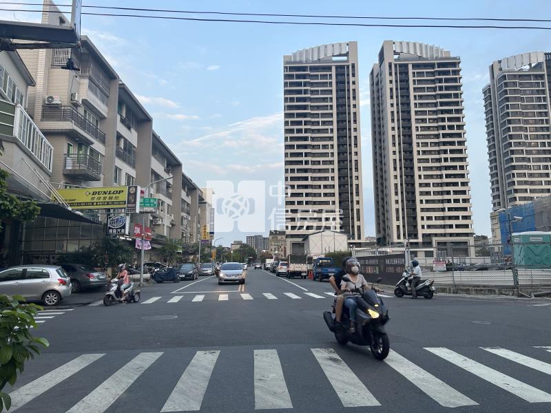 花園夜市需整修大空間賺錢店面房屋室內格局與周邊環境