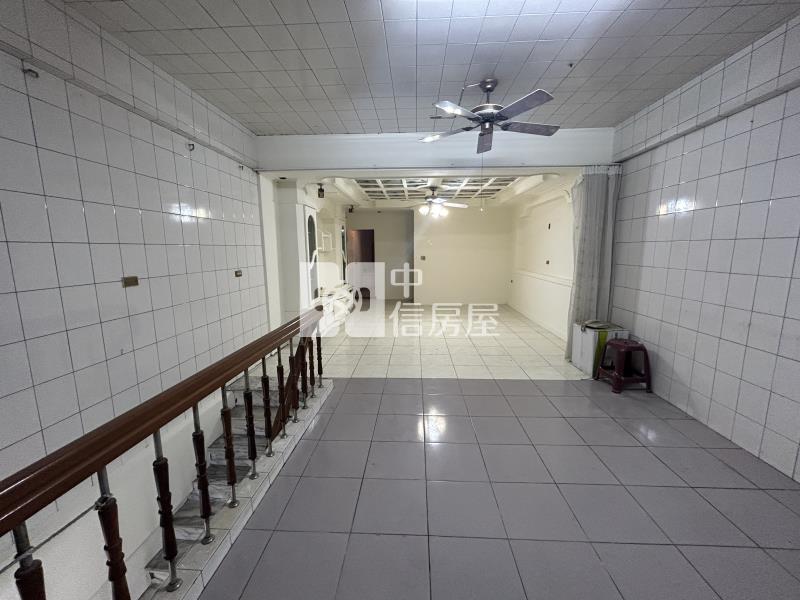 花園夜市需整修大空間賺錢店面房屋室內格局與周邊環境