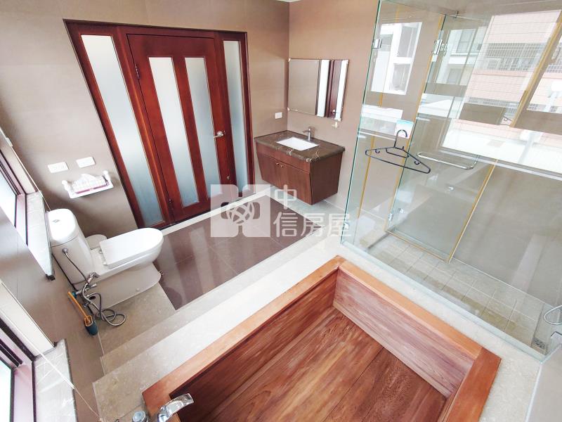 11期登陽館藏孝親美墅房屋室內格局與周邊環境