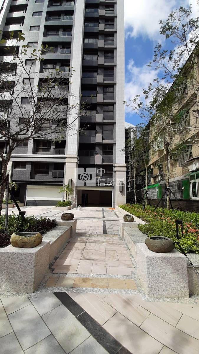 青埔A19超美金店面房屋室內格局與周邊環境