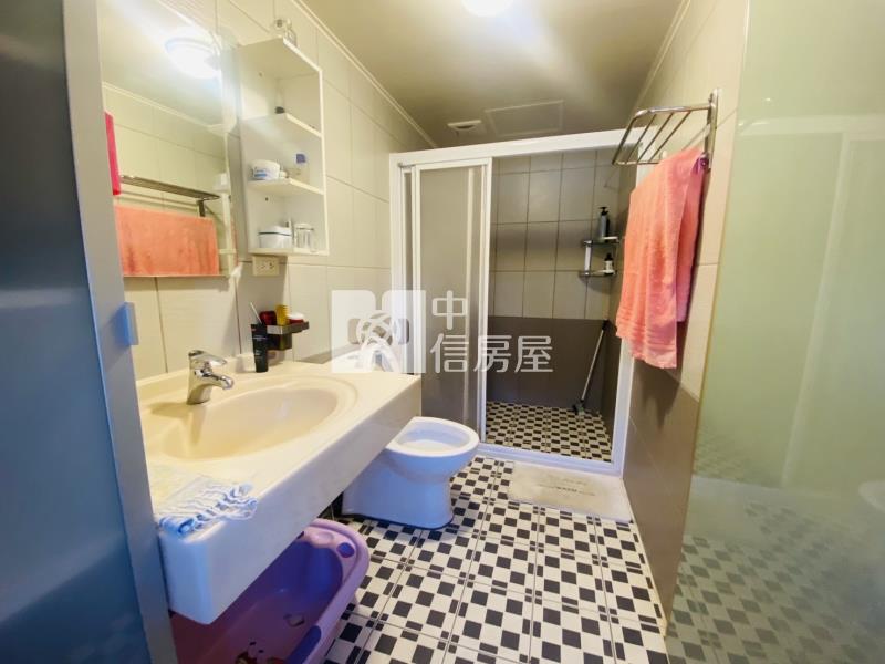 正面河畔大4房美店墅房屋室內格局與周邊環境