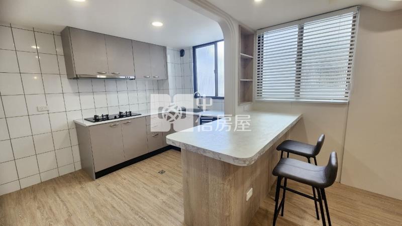 近中平商圈.愛買.整新三房車房屋室內格局與周邊環境