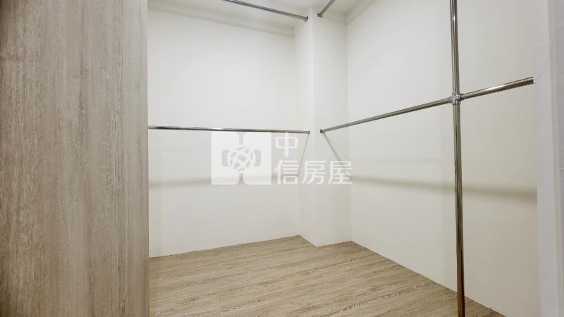 近中平商圈.愛買.整新三房車房屋室內格局與周邊環境