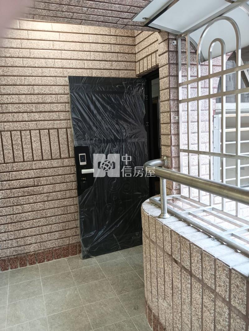 楠梓"北國麗景"大樓四房平車房屋室內格局與周邊環境