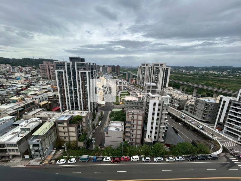 竹東沐朝陽全新次頂景觀三房車房屋室內格局與周邊環境