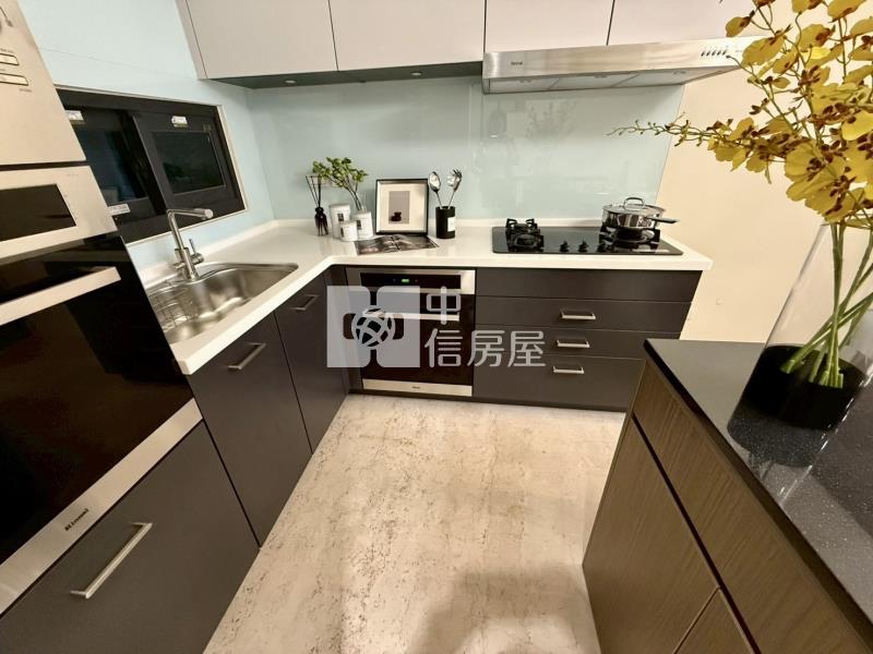 74旁全新臨路透店D房屋室內格局與周邊環境