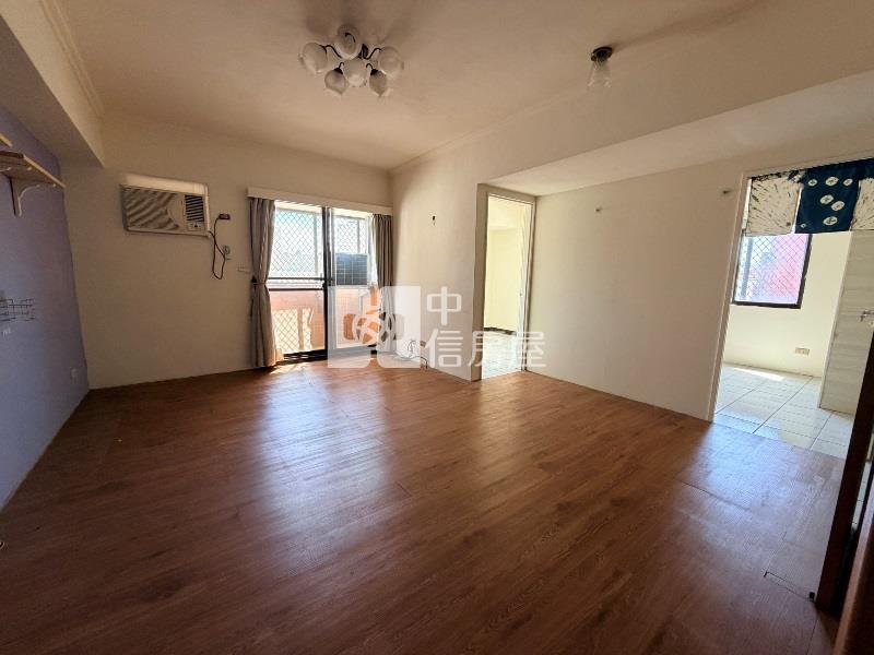 低總價捷運藍線2房房屋室內格局與周邊環境