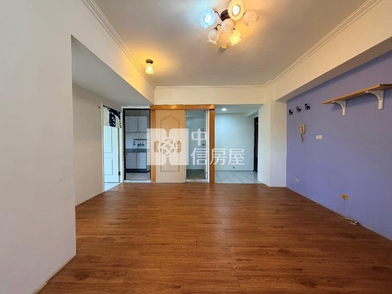 低總價捷運藍線2房房屋室內格局與周邊環境