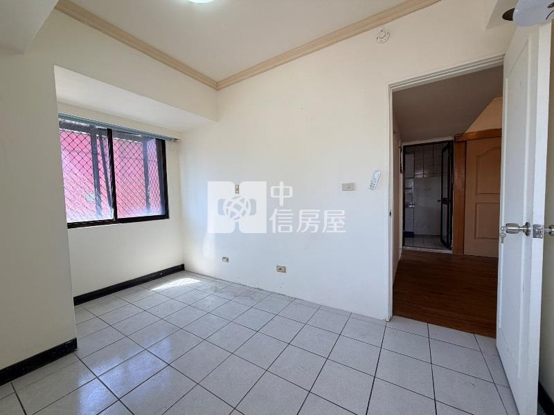 低總價捷運藍線2房房屋室內格局與周邊環境