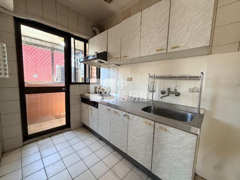 低總價捷運藍線2房房屋室內格局與周邊環境