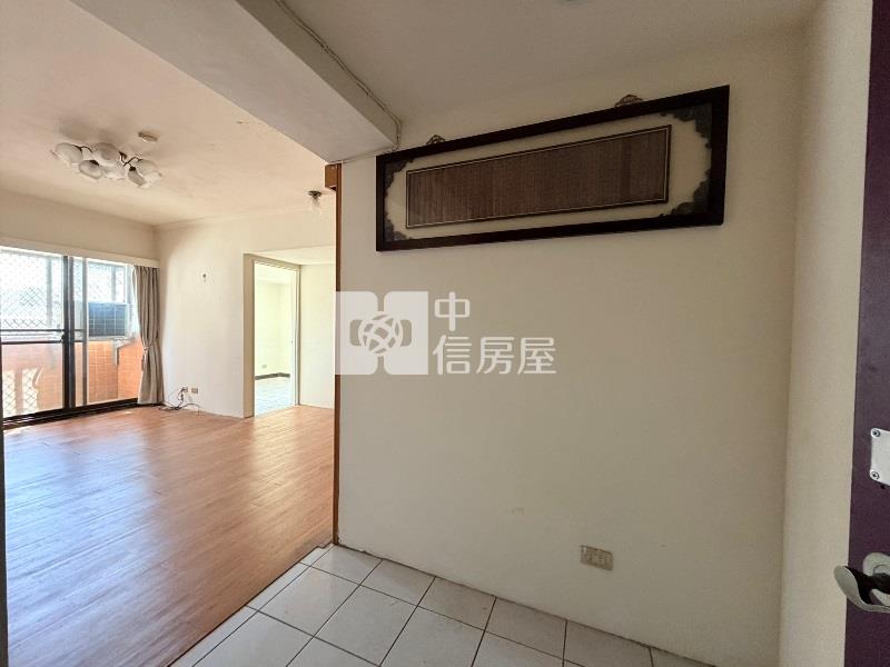 低總價捷運藍線2房房屋室內格局與周邊環境