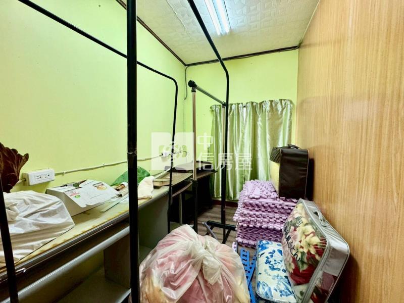 近華盛頓中學3分鐘.美農地.有水.有電房屋室內格局與周邊環境