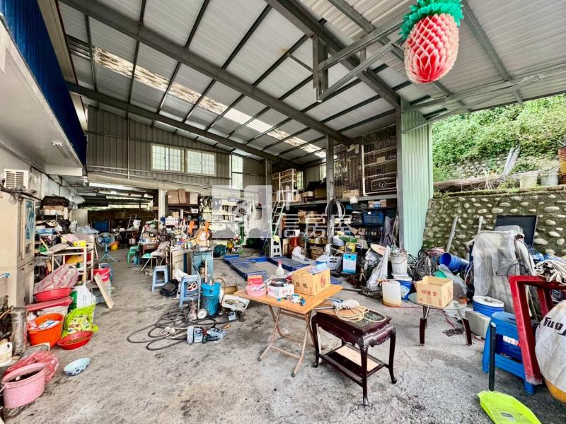 近華盛頓中學3分鐘.美農地.有水.有電房屋室內格局與周邊環境