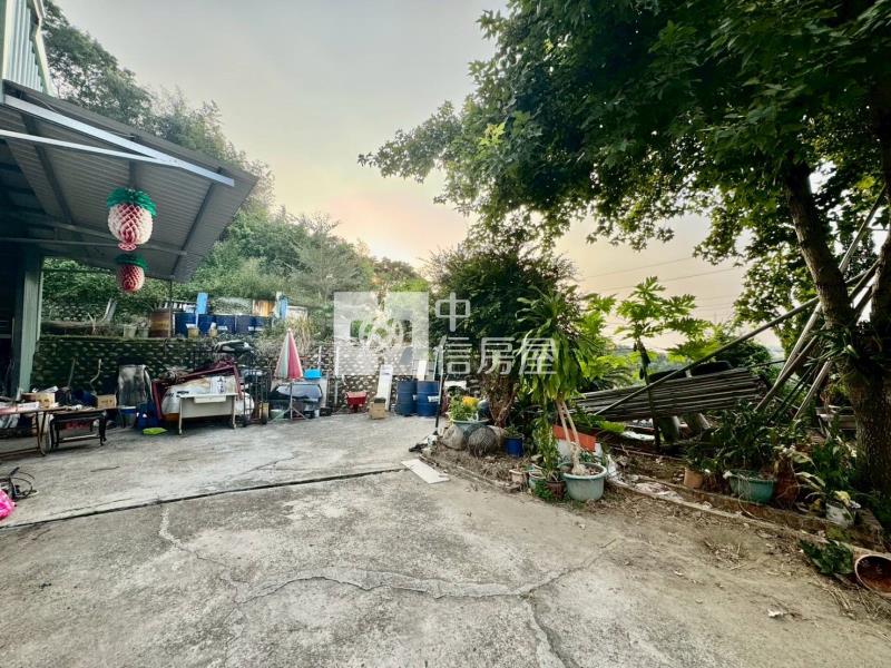 近華盛頓中學3分鐘.美農地.有水.有電房屋室內格局與周邊環境