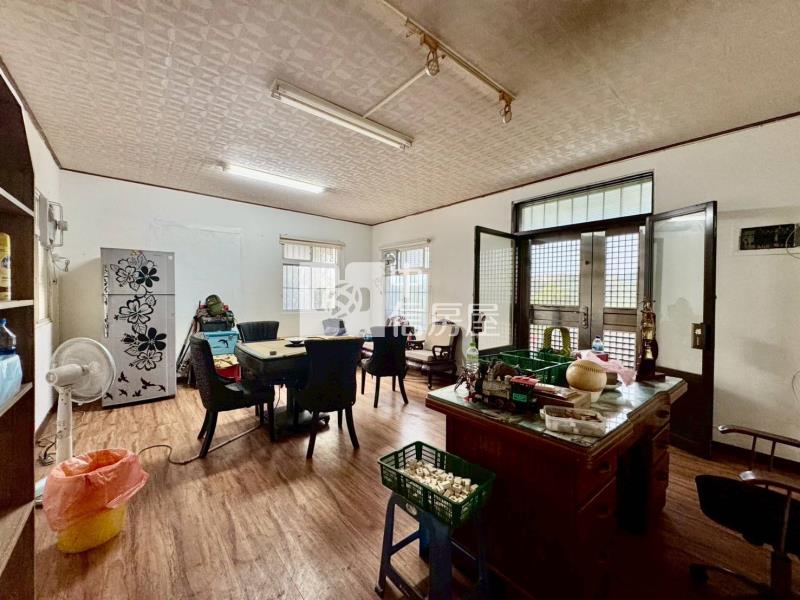 近華盛頓中學3分鐘.美農地.有水.有電房屋室內格局與周邊環境