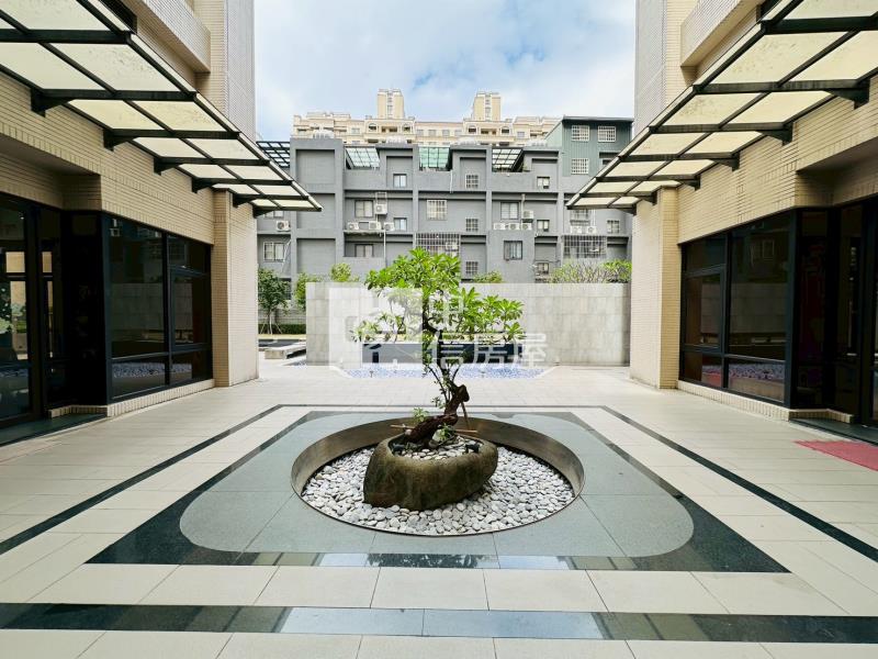 佳成公園i-Park四改3房雙平車房屋室內格局與周邊環境