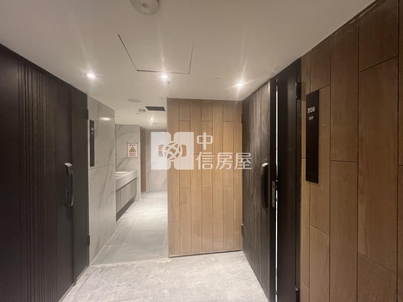 【神馬】A18高鐵站前邊間裝潢2房+平車(office)房屋室內格局與周邊環境