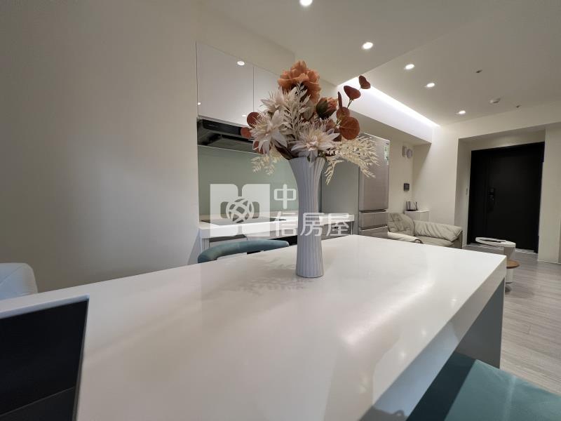 【神馬】A18高鐵站前邊間裝潢2房+平車(office)房屋室內格局與周邊環境