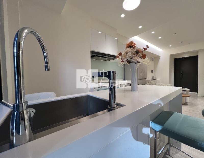 【神馬】A18高鐵站前邊間裝潢2房+平車(office)房屋室內格局與周邊環境