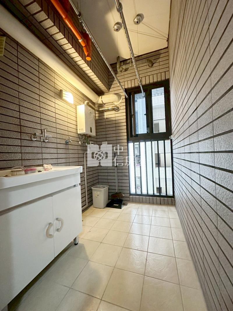 中山醫孩子王2大兩房平車視野戶房屋室內格局與周邊環境