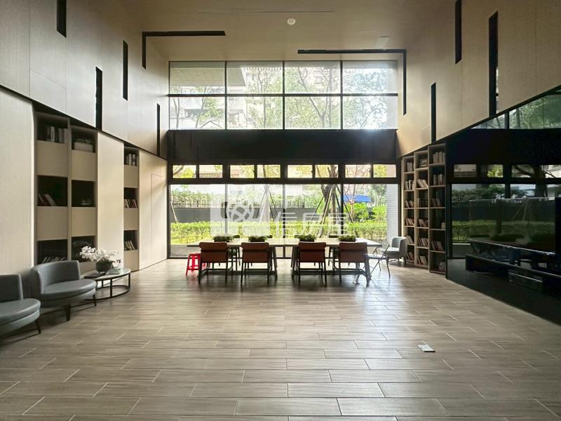 中山醫孩子王2大兩房平車視野戶房屋室內格局與周邊環境