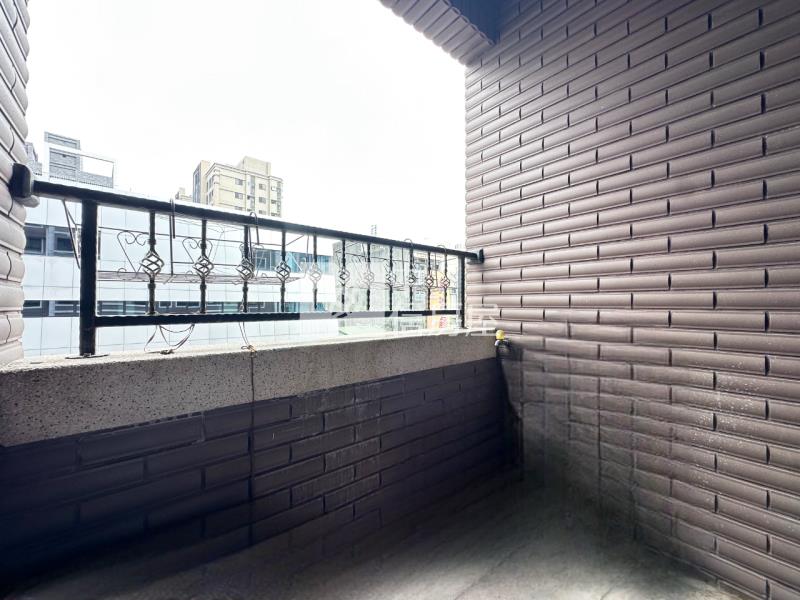 鉑悅2房車房屋室內格局與周邊環境