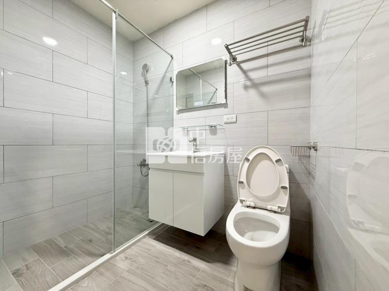 大業學區百萬精裝臨路別墅房屋室內格局與周邊環境