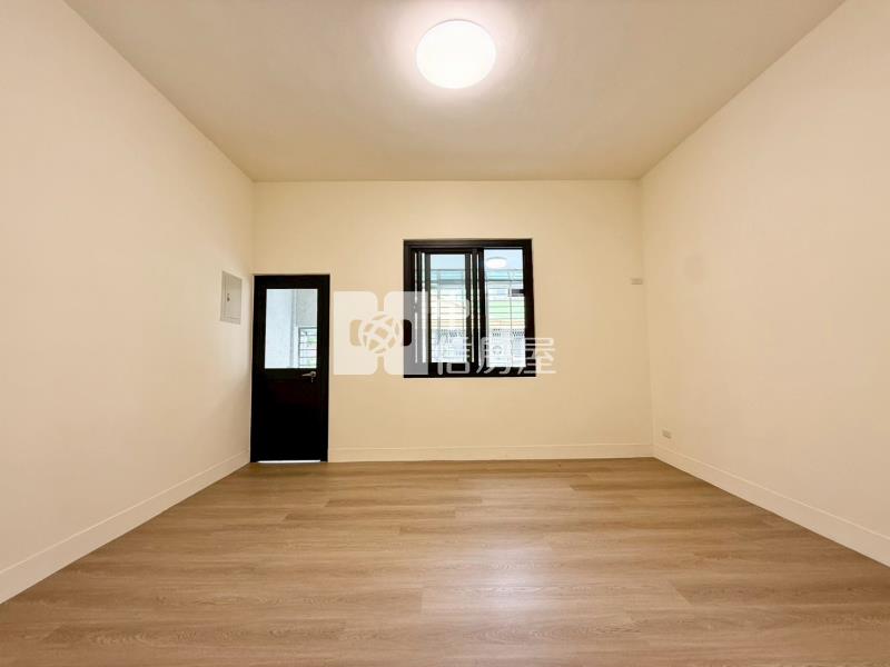 大業學區百萬精裝臨路別墅房屋室內格局與周邊環境