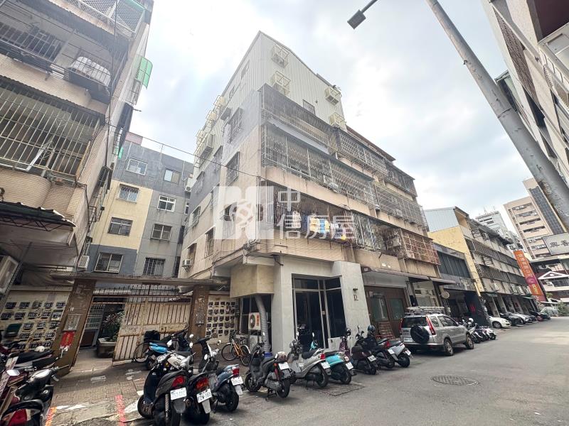 文華高中高投報10套房房屋室內格局與周邊環境