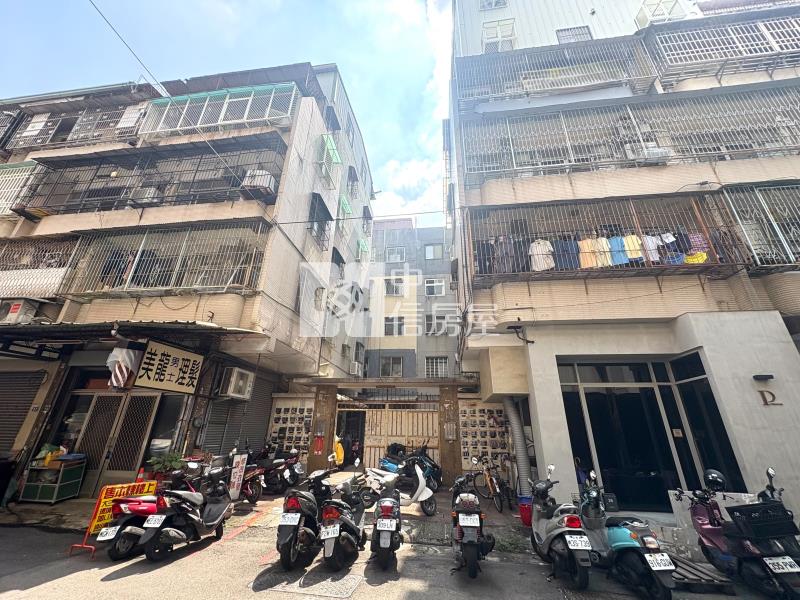 文華高中高投報10套房房屋室內格局與周邊環境