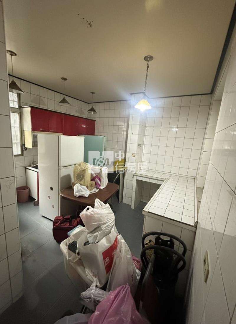 台中車站稀有7.5米大面寬透天房屋室內格局與周邊環境