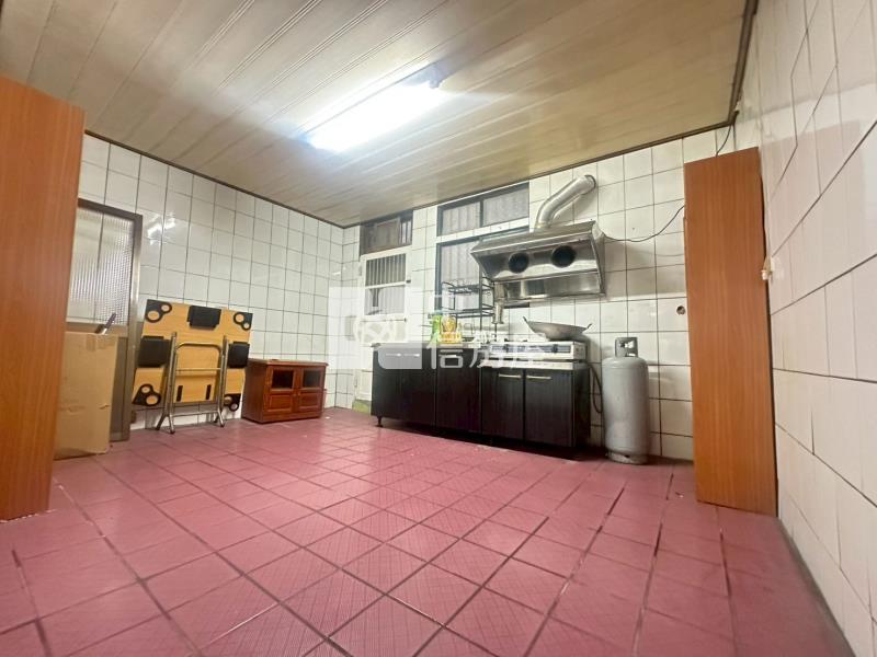 巷寬孝親透天房屋室內格局與周邊環境