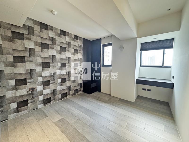 七期惠文國小大五房雙平車房屋室內格局與周邊環境