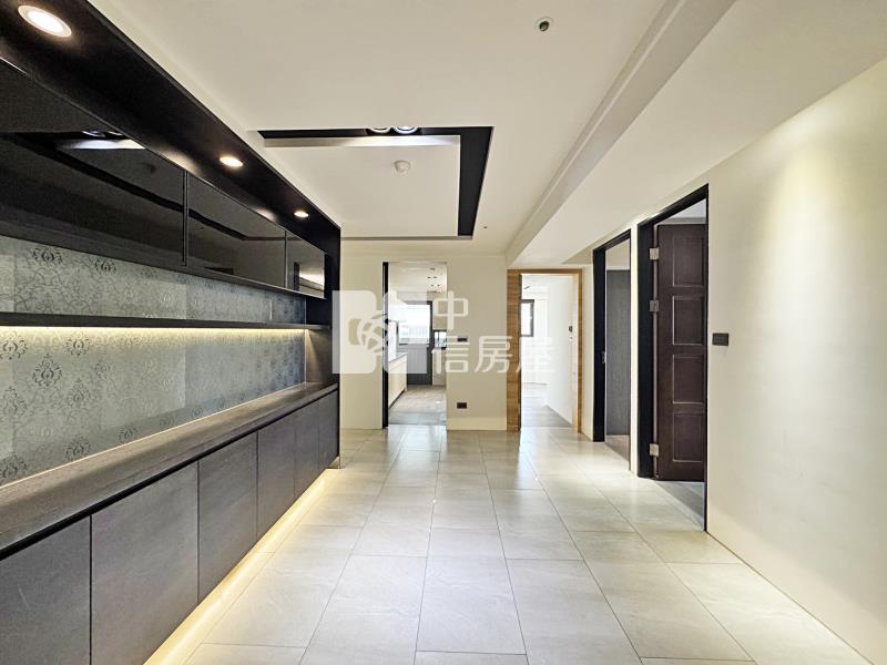 七期惠文國小大五房雙平車房屋室內格局與周邊環境