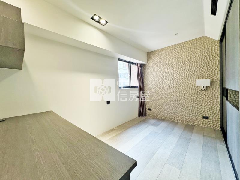 七期惠文國小大五房雙平車房屋室內格局與周邊環境