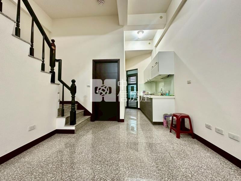 大元國小臨10米路輕屋齡孝親別墅房屋室內格局與周邊環境