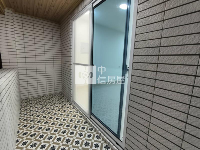 屏東市三期12米路三角窗全整新店住房屋室內格局與周邊環境