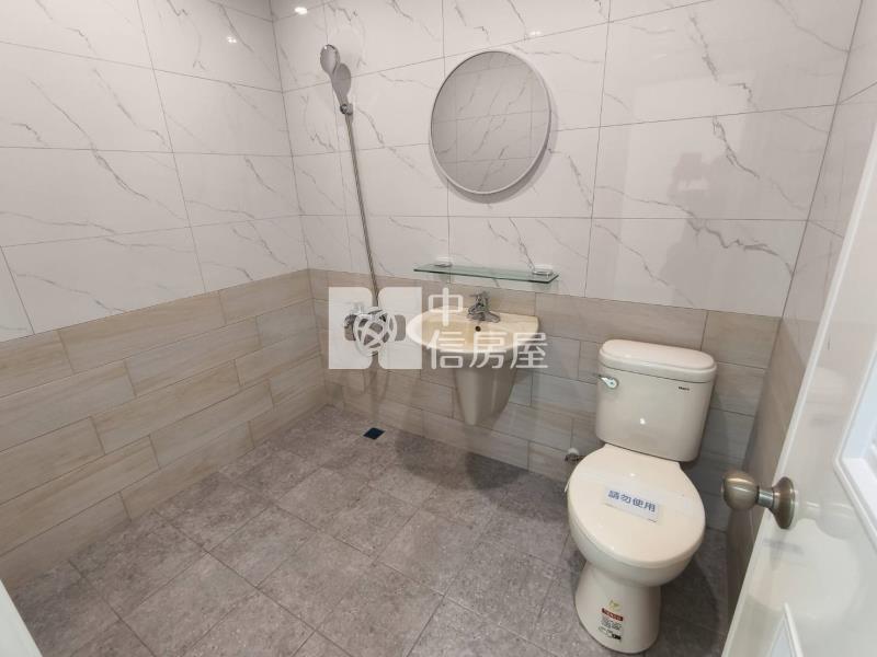 屏東市三期12米路三角窗全整新店住房屋室內格局與周邊環境