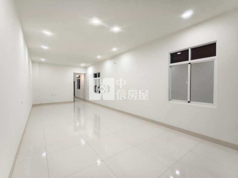 屏東市三期12米路三角窗全整新店住房屋室內格局與周邊環境