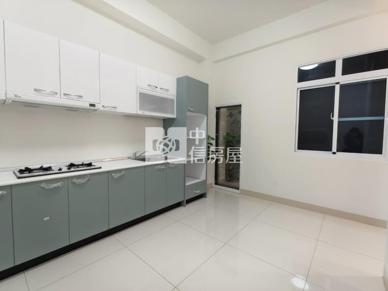 屏東市三期12米路三角窗全整新店住房屋室內格局與周邊環境