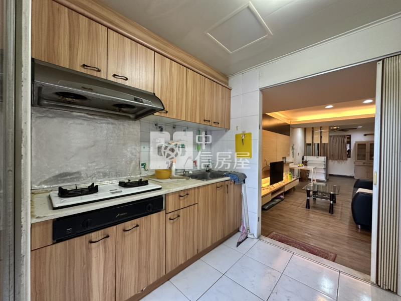 健行國小三改二大兩房小華廈房屋室內格局與周邊環境